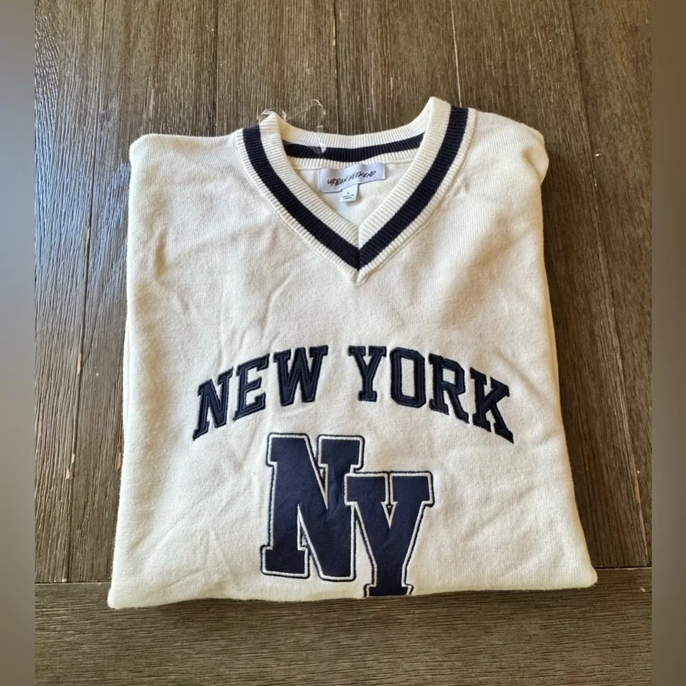 Classic New York V-Neck Sweater - White and Navy Blue NWT